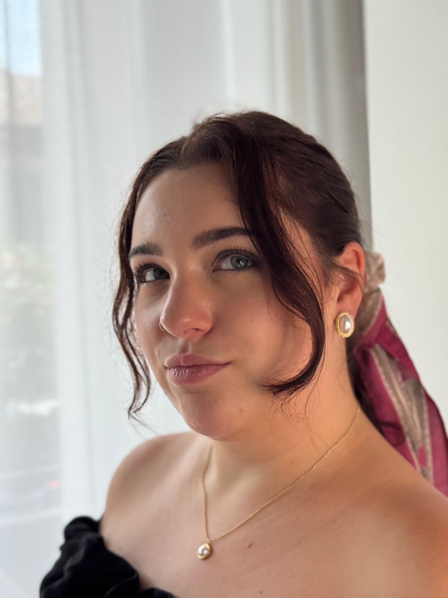 Round Botton Pearl Earrings