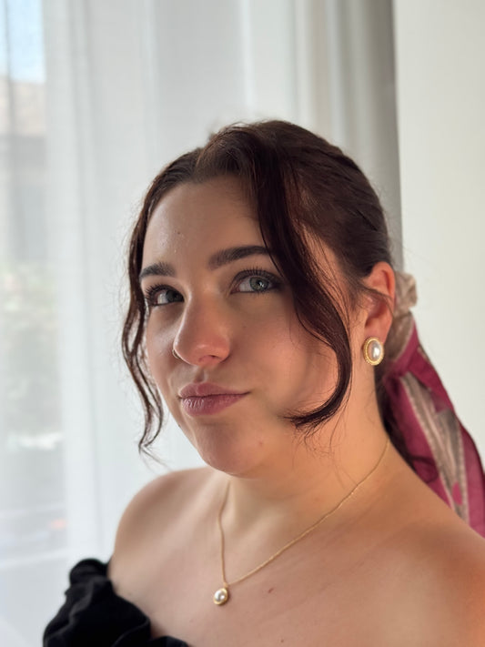 Round Botton Pearl Earrings