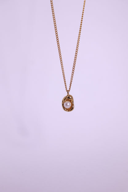 Pearl Teardrop Pendant Necklace