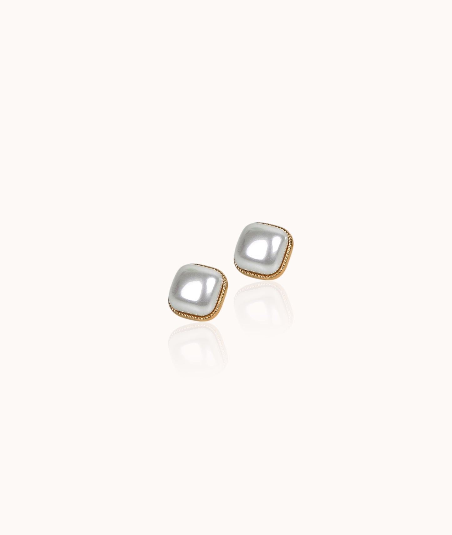 White Mother-of-Pearl Vintage Stud Earrings