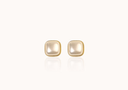 White Mother-of-Pearl Vintage Stud Earrings